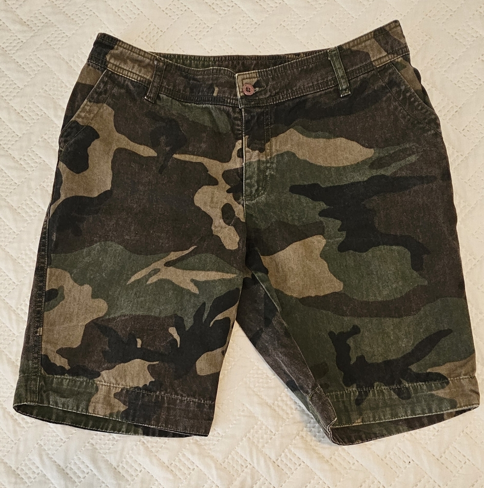 Lady Bella Ranger Camouflage Jean Shorts Bermuda Size 6